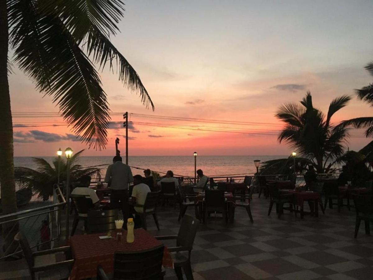 Seaface Beach Resort Kovalam Exterior foto