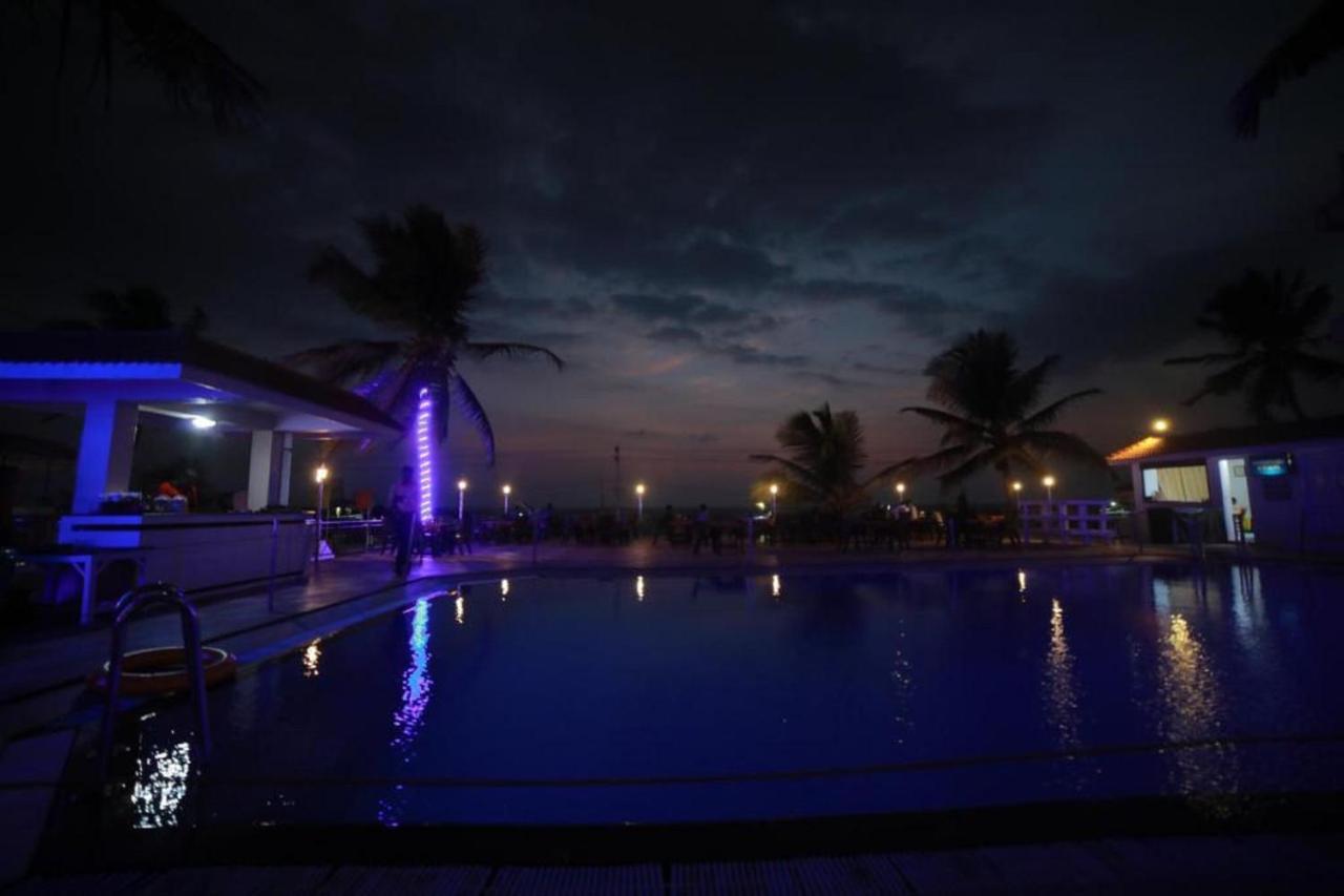 Seaface Beach Resort Kovalam Exterior foto